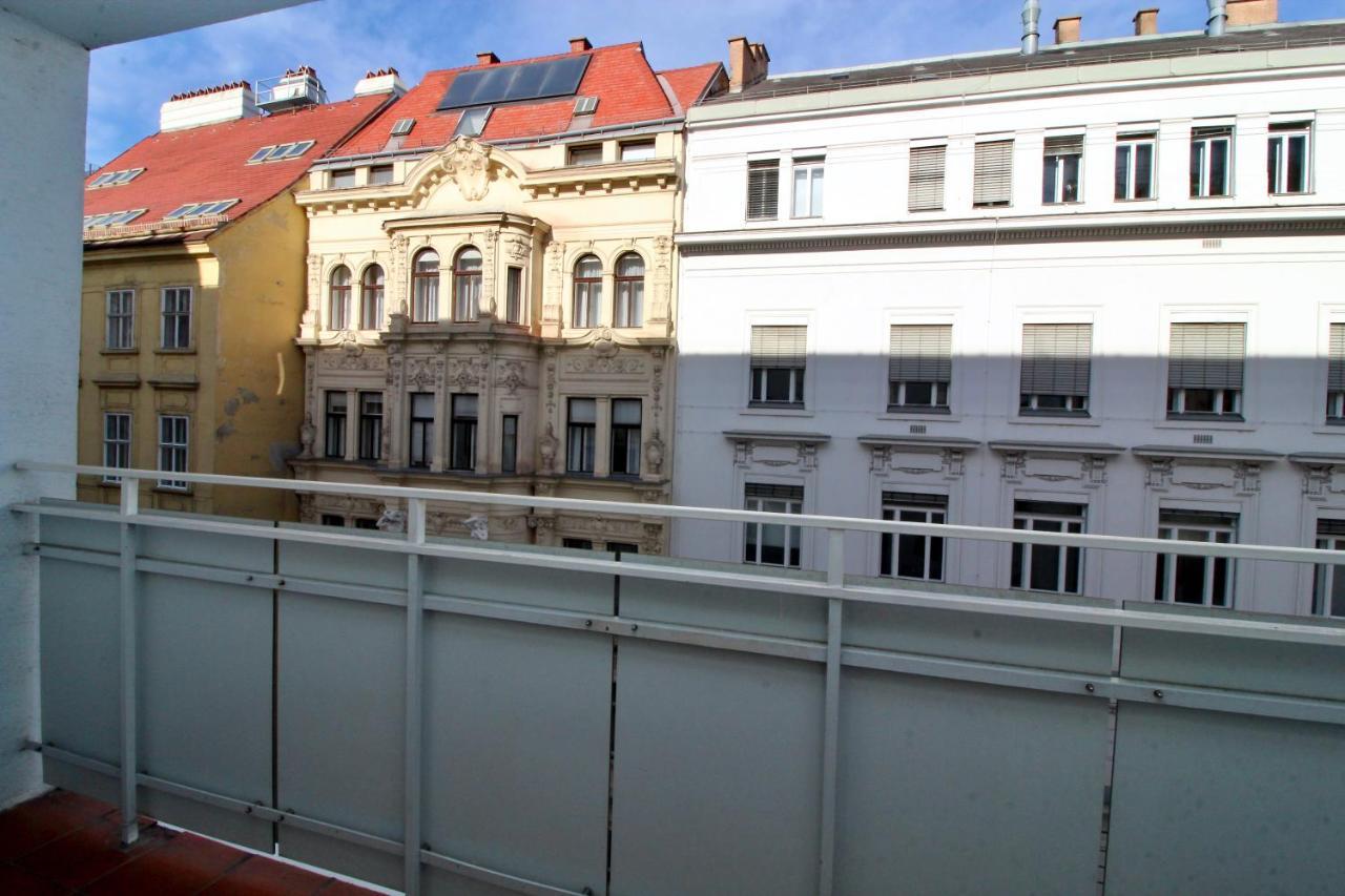 Balcony - Next To Opera * Viena